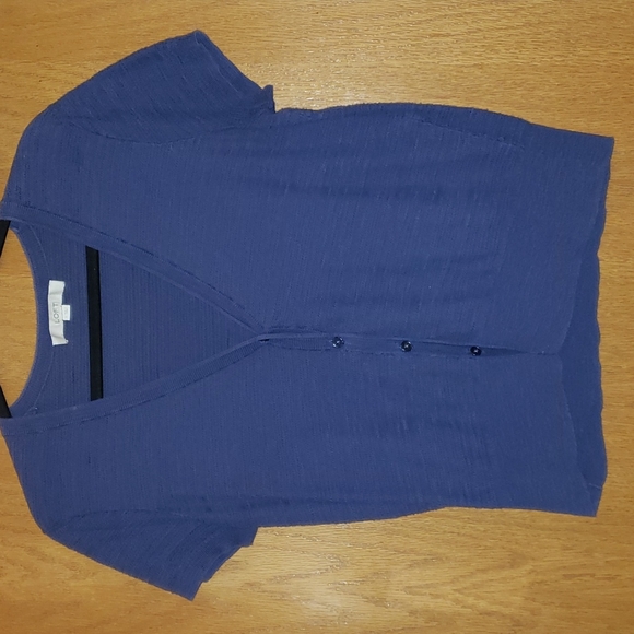 LOFT Sweaters - 💝$8 or 4/$20! AnnTaylor LOFT Blue Short Sleeve V-NeckCardigan Sweater SizeLarge